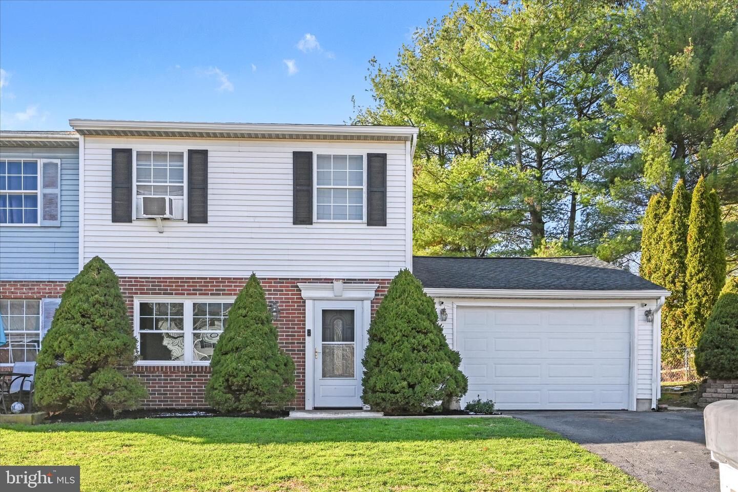 Property Photo:  1053 Williamsburg Road  PA 17603 