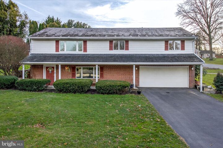 2210 Berkshire Road  Lancaster PA 17603 photo