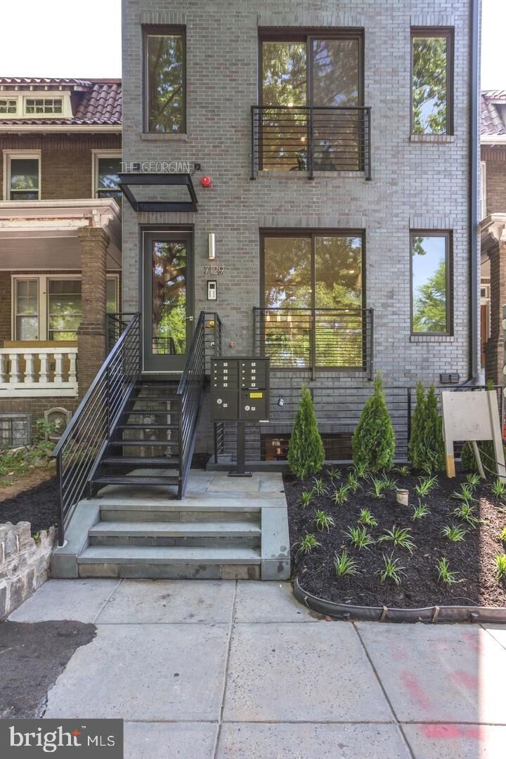 7129 Georgia Avenue NW 4  Washington DC 20012 photo