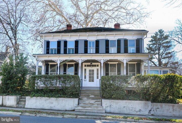 Property Photo: 724 William Street VA 22401
