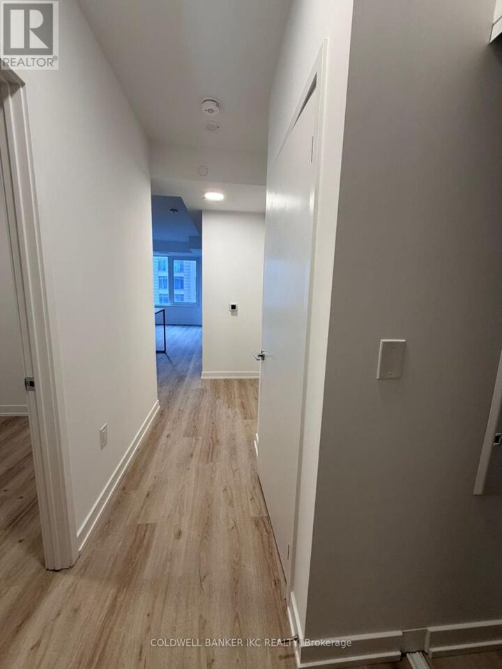 Property Photo: 395 Square One Drive 1707 ON L5B 0P6