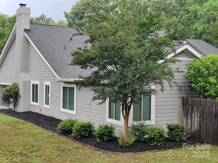 Property Photo: 9327 Hunting Court NC 28105