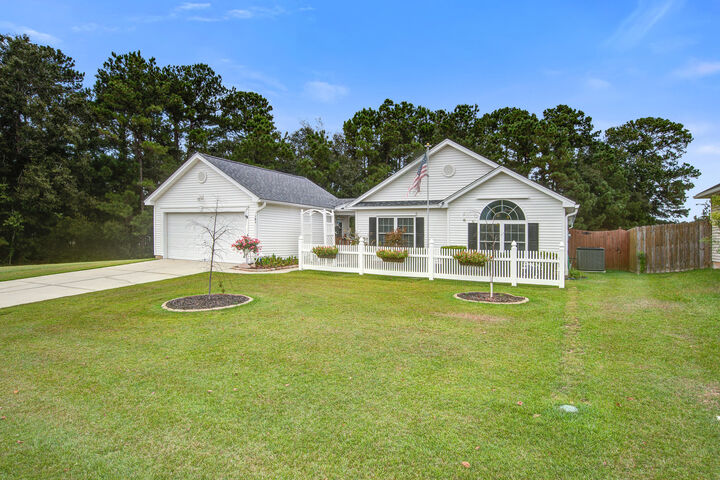 Property Photo: 102 Wyndham Drive SC 29485
