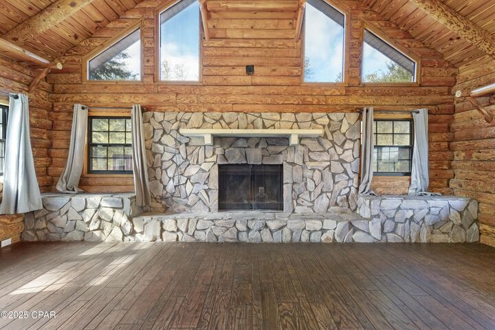 Property Photo: 9027 Crook Hollow Road FL 32404