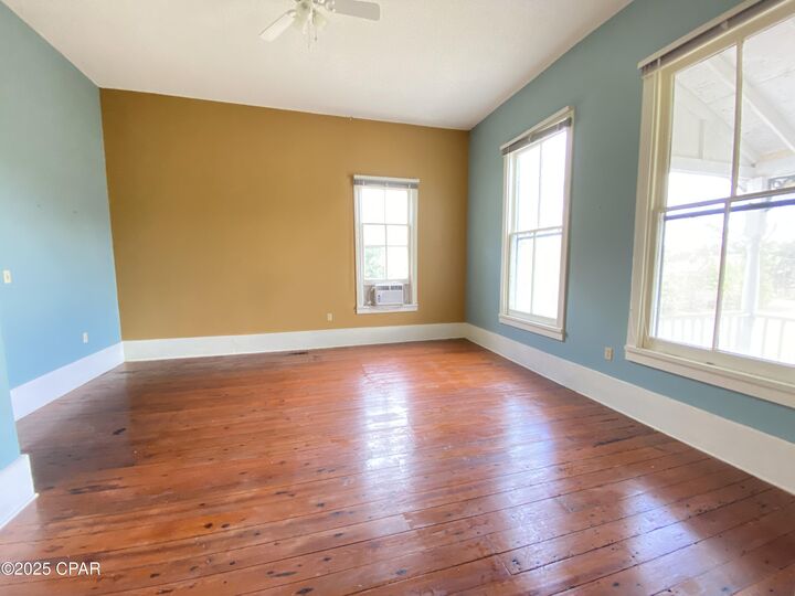Property Photo: 4219 Allen Street FL 32443