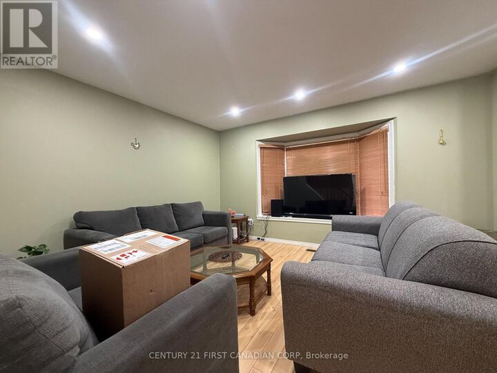 Photo de la propriété: 9 Ailsa Place 70 ON N5Z 4Z6