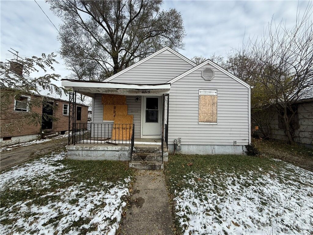 Property Photo: 4715 Greenwich Village Avenue OH 45406
