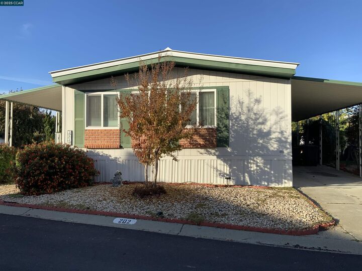 Property Photo: 202 Queens Way CA 94565