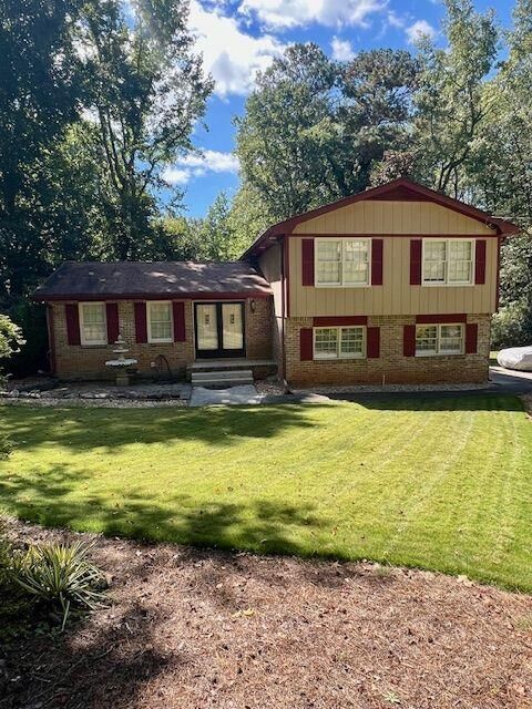 Property Photo:  725 Navarre Drive  GA 30087 