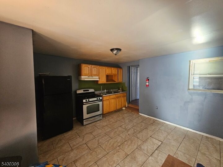 Property Photo: 37 Ellison St 2 NJ 07501