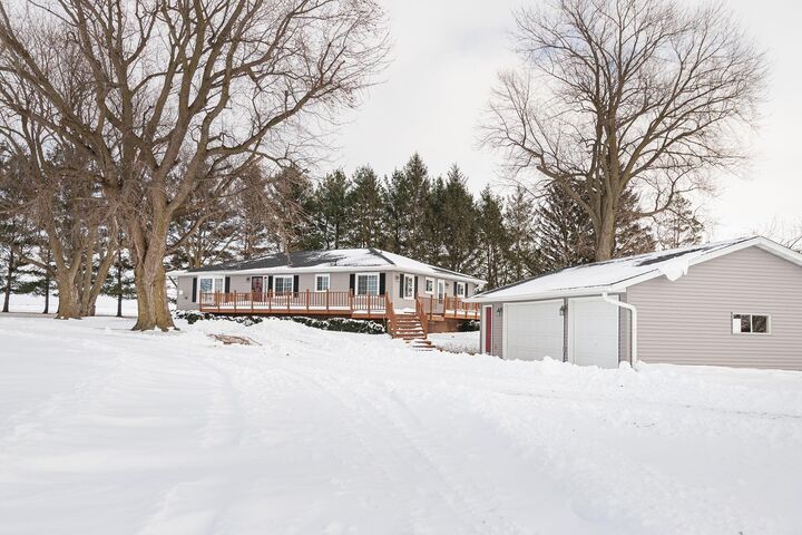Property Photo:  10672 Willow Road  IA 50681 