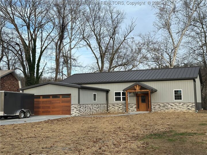 Property Photo: 208 Hemlock Street WV 25070