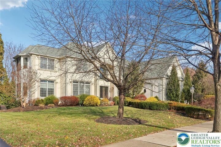 Property Photo:  25 Saddle Lane  PA 18045 