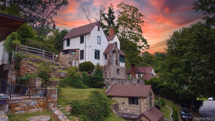 Property Photo:  7 Avondale Road  NY 10710 