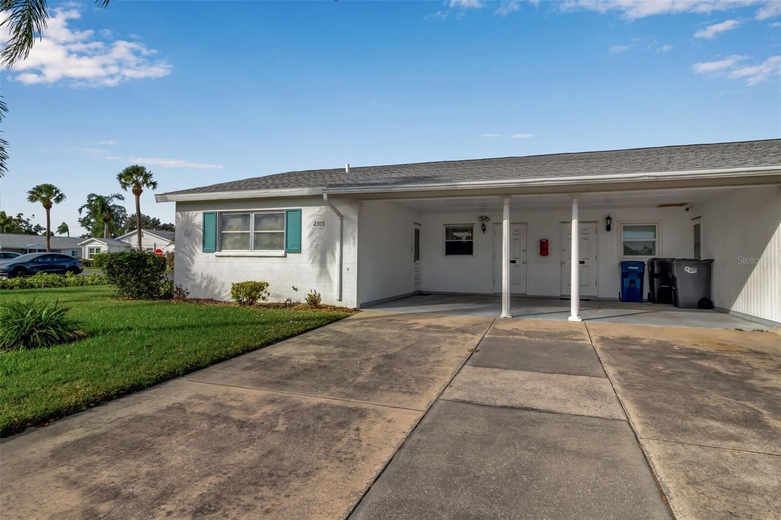 Property Photo: 2305 Bayshore Gardens Parkway FL 34207