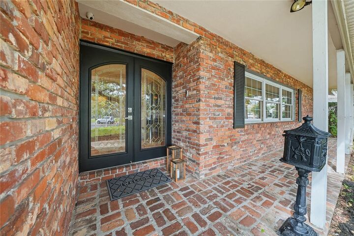 Property Photo: 1868 Juarez Way S FL 33703