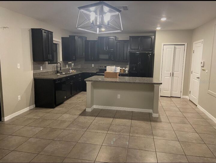 Property Photo:  10162 Carloway Hills Drive  FL 33598 