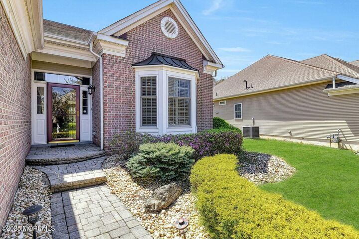 Property Photo:  23 Muirfield Road  NJ 08527 