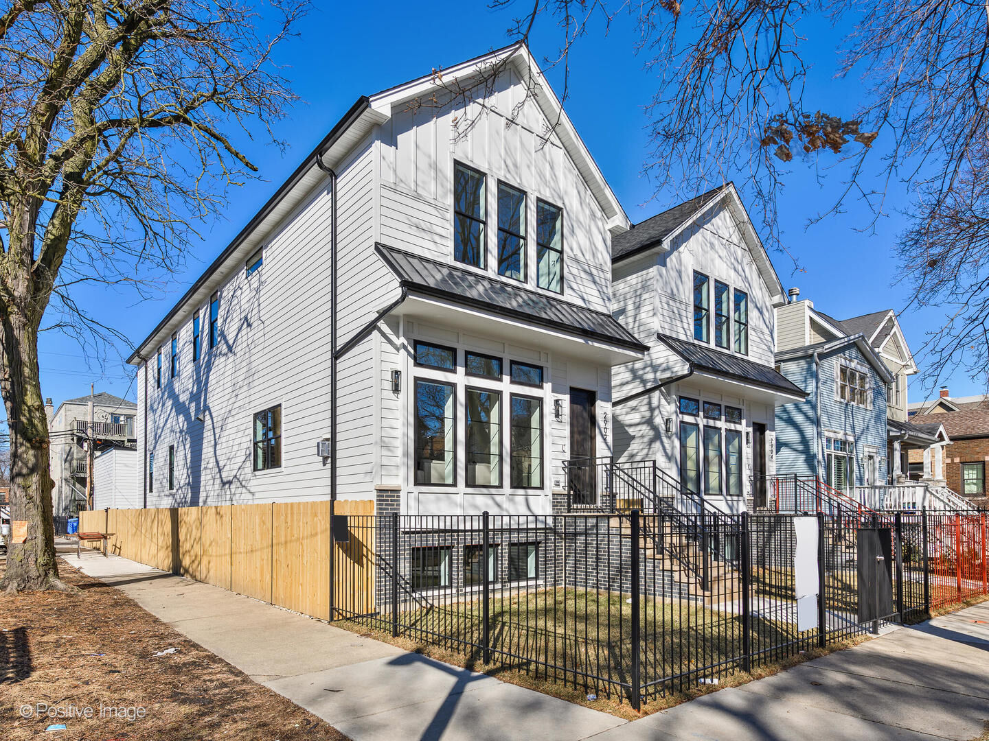 Property Photo:  2902 N Seeley Avenue  IL 60618 