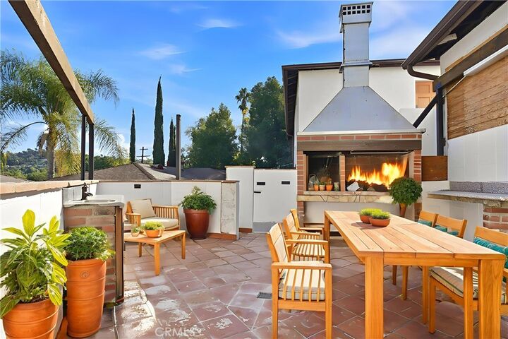 Property Photo: 2260 Cazador Drive CA 90065