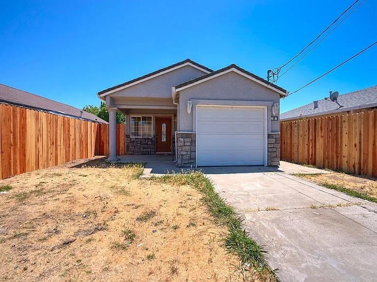 Property Photo: 2716 Yreka Avenue CA 95822