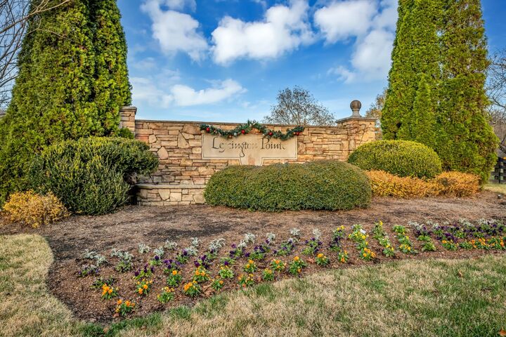 Property Photo:  104 Commonwealth Ct  TN 37221 