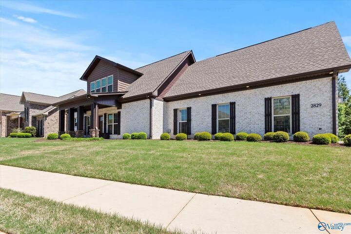 Property Photo: 2829 Eastern Shore Drive SE AL 35763