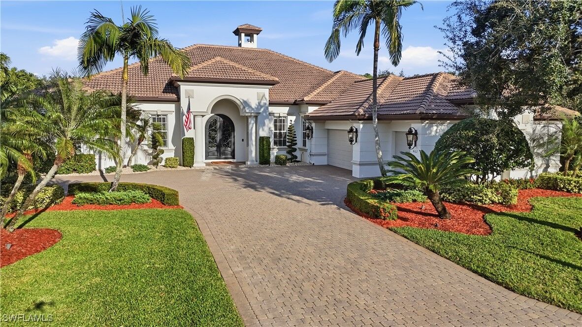 Property Photo: 462 Terra Vista Court FL 34119