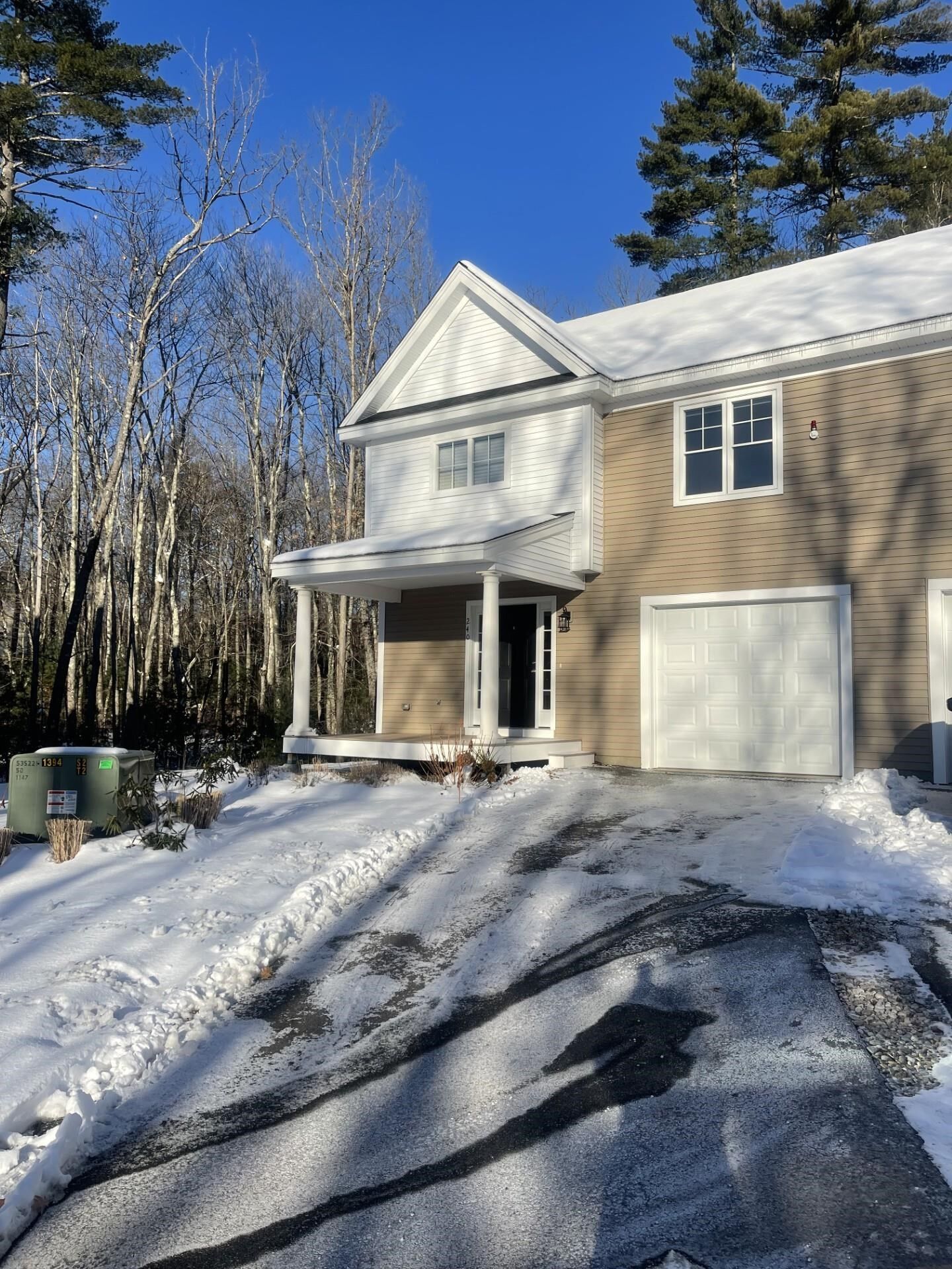 Property Photo: 240 Knollwood Way NH 03102
