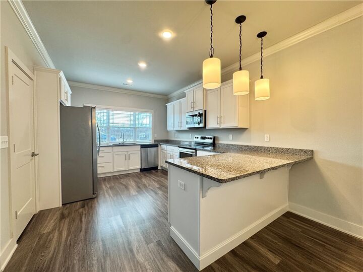 Property Photo:  1005 NE Heights Lane  AR 72712 