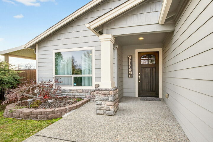 Property Photo:  7793 Fallbrook Lane  OR 97503 