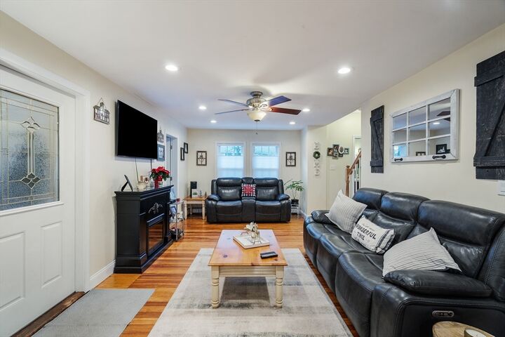 Property Photo:  54 Lakeview Ave  MA 01876 