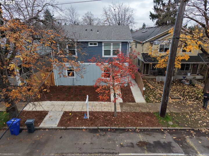 Property Photo: 6539 SE Woodstock Blvd OR 97206