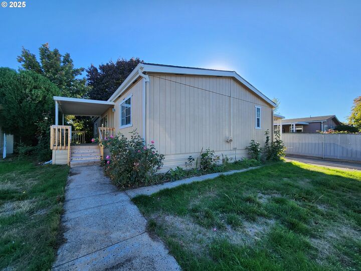 1500 Gabriela Ct  Salem OR 97301 photo