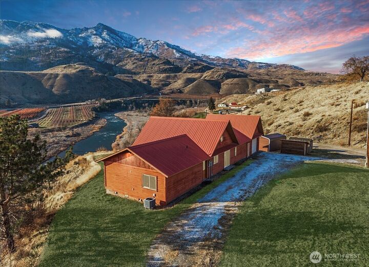 Property Photo:  11  Pateros Fish Hatchery Road  WA 98834 