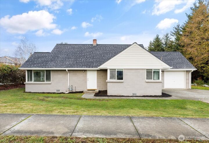 350 NE 7th Avenue  Oak Harbor WA 98277 photo