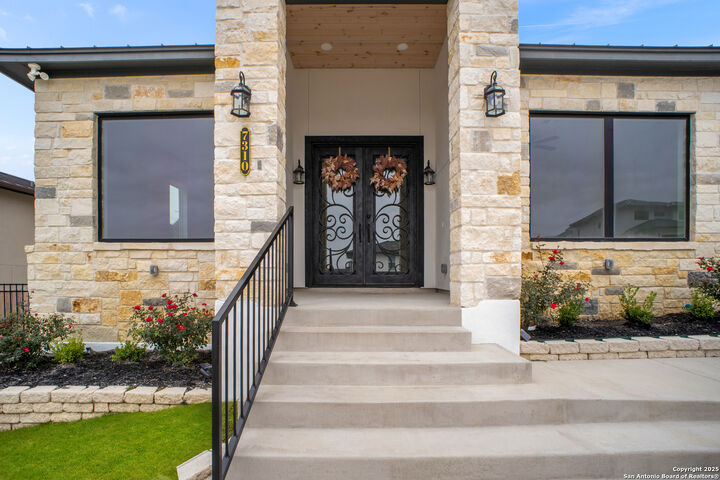 Property Photo:  7310 Cresta Bulivar  TX 78256 