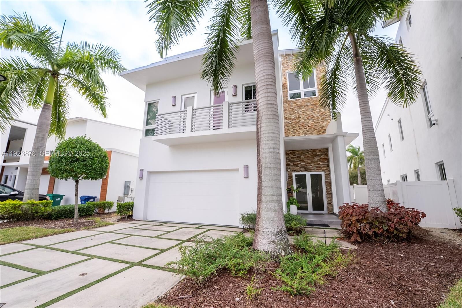 Property Photo: 8340 NW 33 Terrace FL 33122