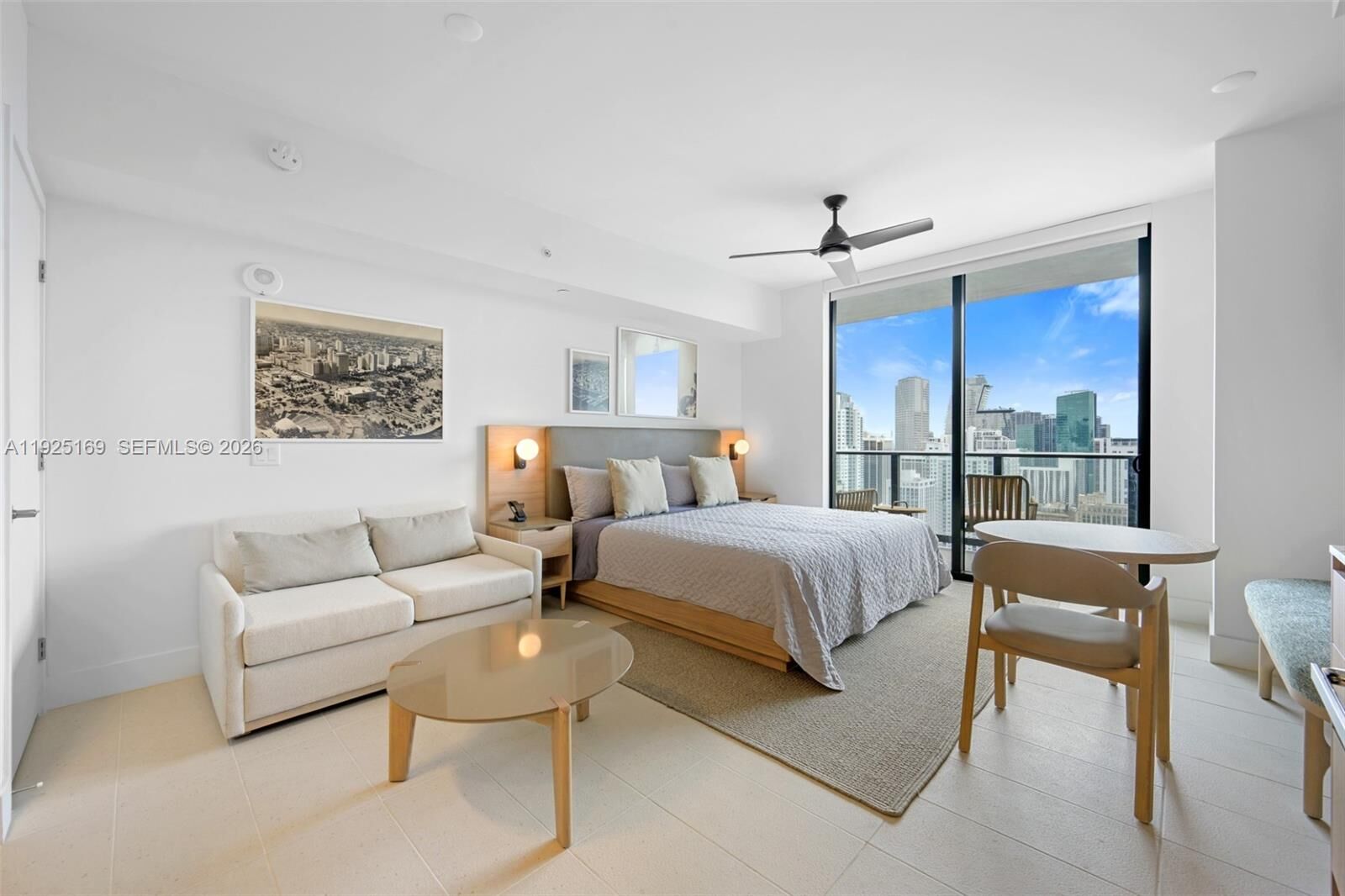 Property Photo:  159 NE 6th St 3810  FL 33132 