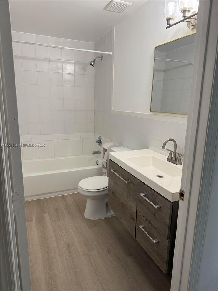 Property Photo: 9855 SW 62nd St FL 33173