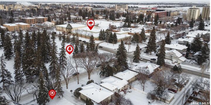 Property Photo:  1212 Colony Street E  SK S7N 0S6 