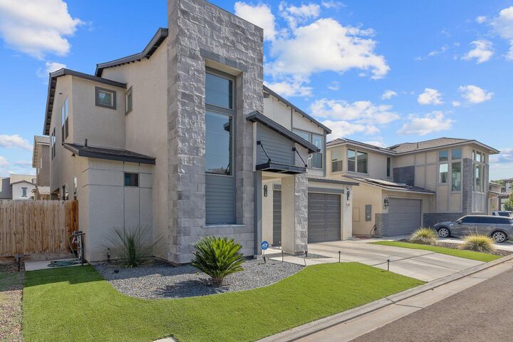 Property Photo: 3346 W Good Avenue CA 93277