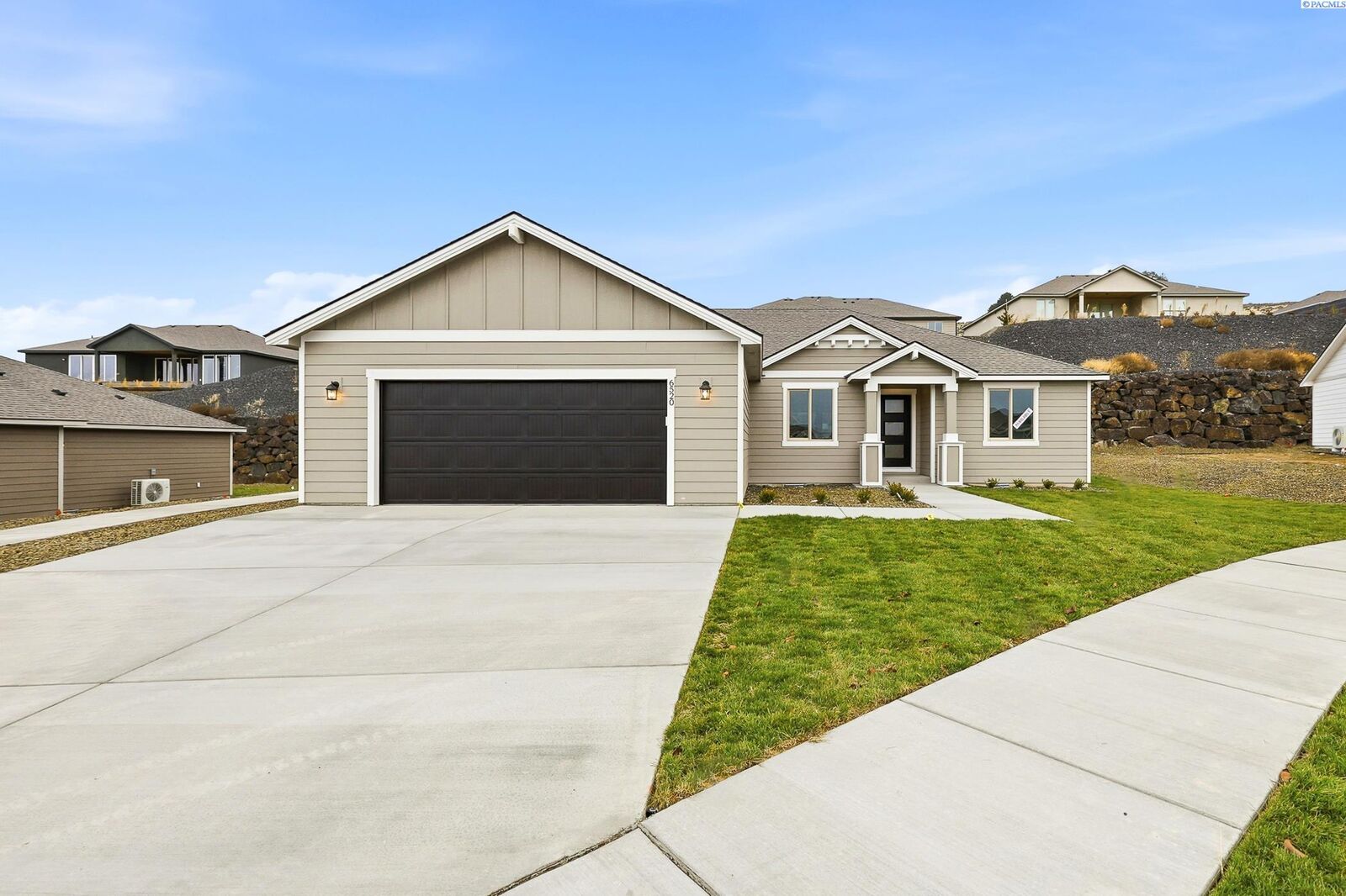 Property Photo:  6520 W 29th Ct  WA 99338 