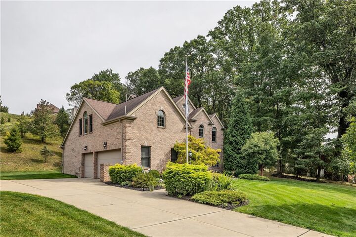 Property Photo: 110 Merlin Dr PA 15317