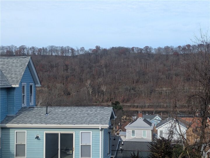 Property Photo:  511 West St  PA 15063 