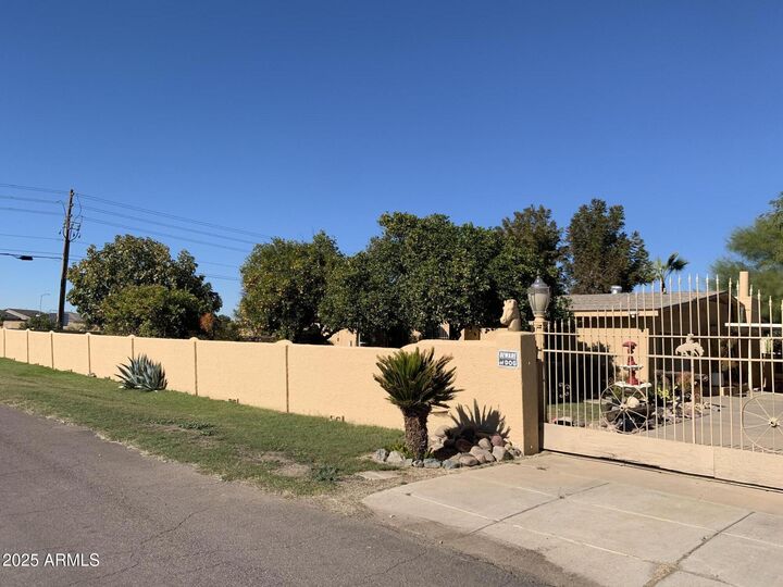 Property Photo: 5040 W Steinway Drive AZ 85339