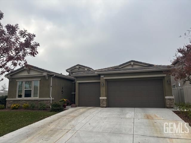 6404 Saint George Place  Bakersfield CA 93306 photo