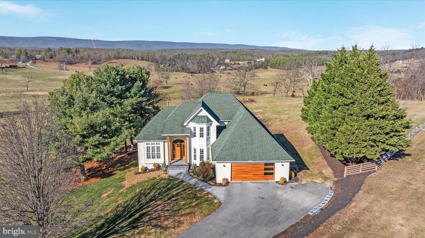 Property Photo: 199 Meeting House Drive VA 22602