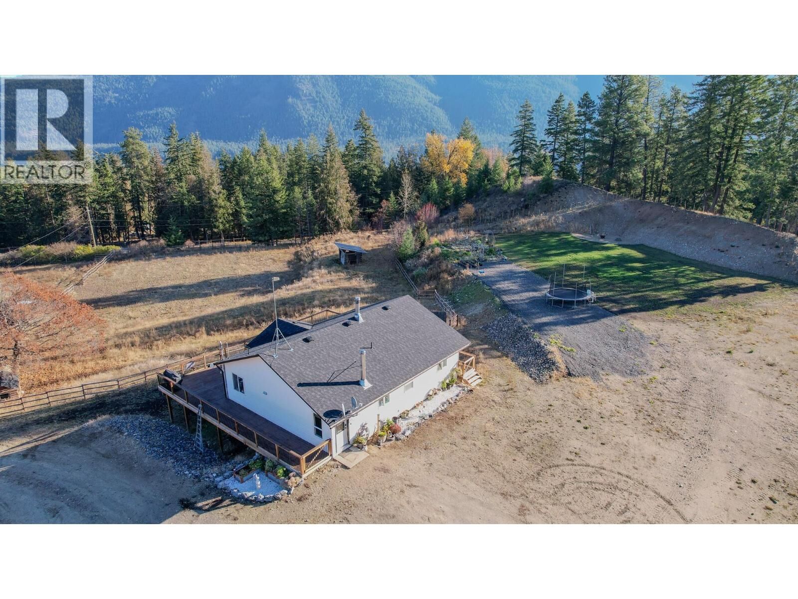 Photo de la propriété: 2086 Yankee Flats Road BC V1E 3J3