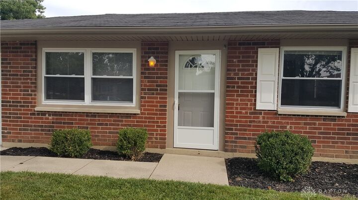 Property Photo: 2513 Glenmore Court OH 45373